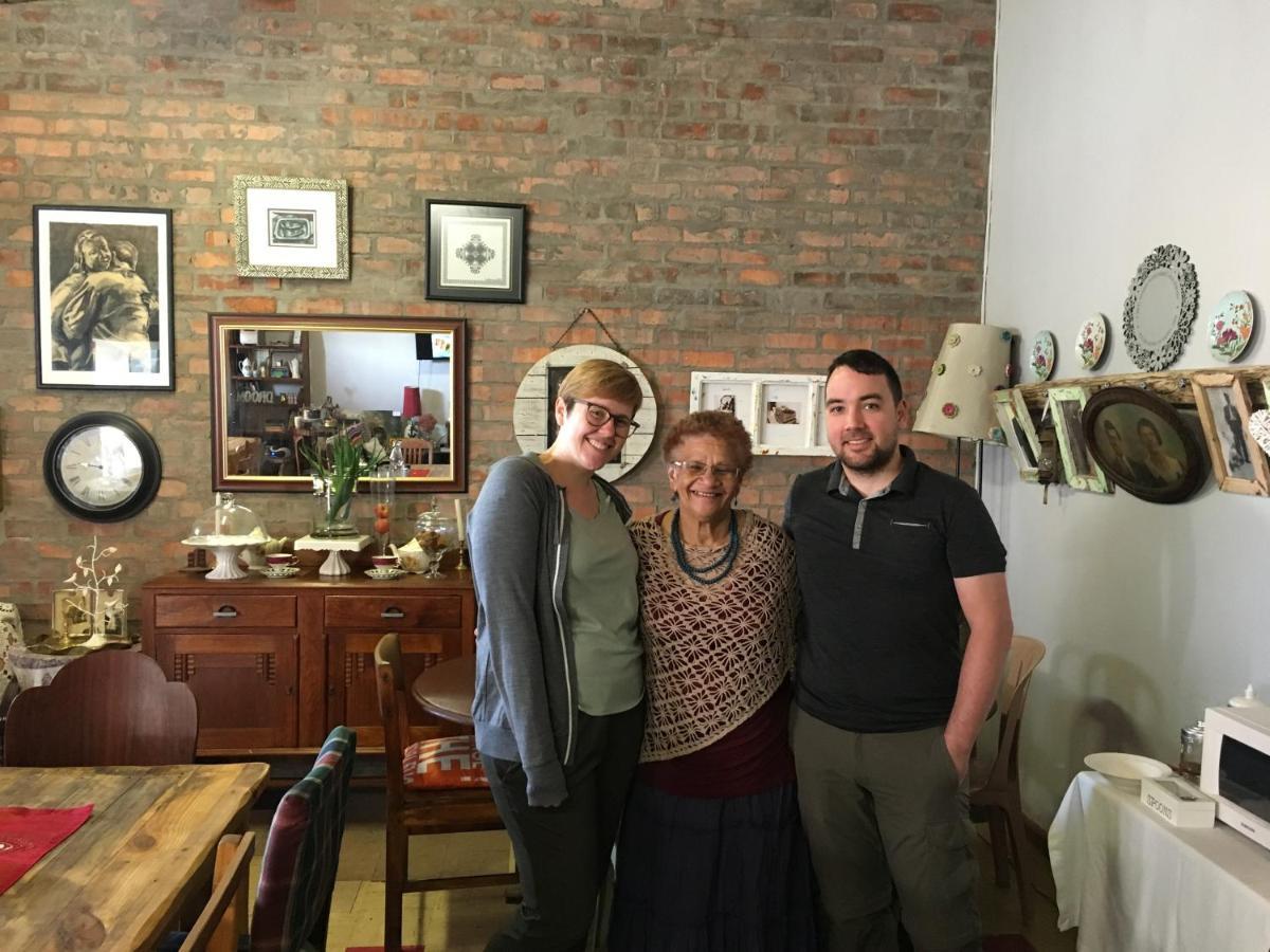 Suzie'S Coffee Shop Accommodation Белвил Екстериор снимка