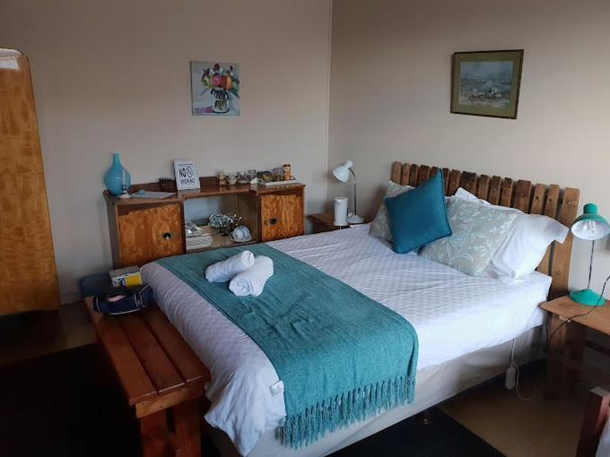 Suzie'S Coffee Shop Accommodation Белвил Екстериор снимка