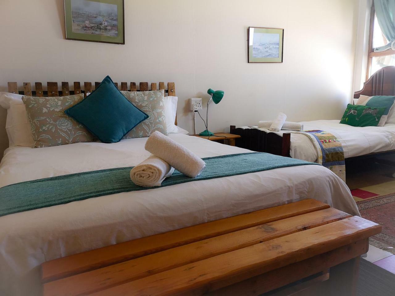 Suzie'S Coffee Shop Accommodation Белвил Екстериор снимка